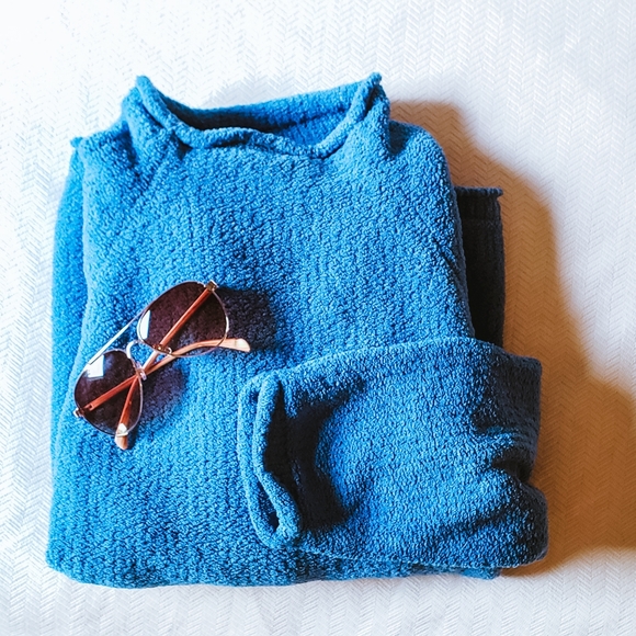 Vintage Tops - 🍉 Beachy Blue Sweatshirt * Beach & Me *
